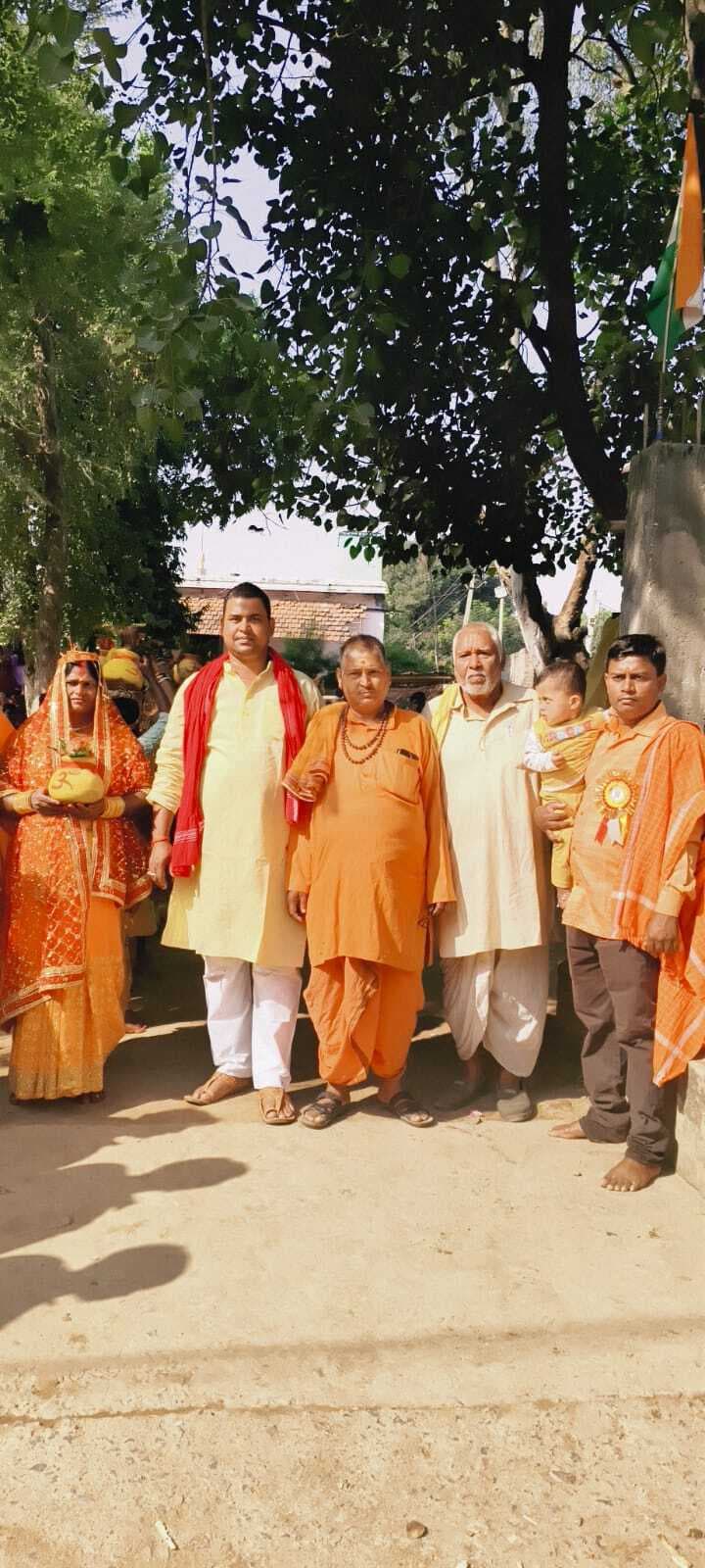 अखंड रामधुन को लेकर निकली कलश शोभायात्रा