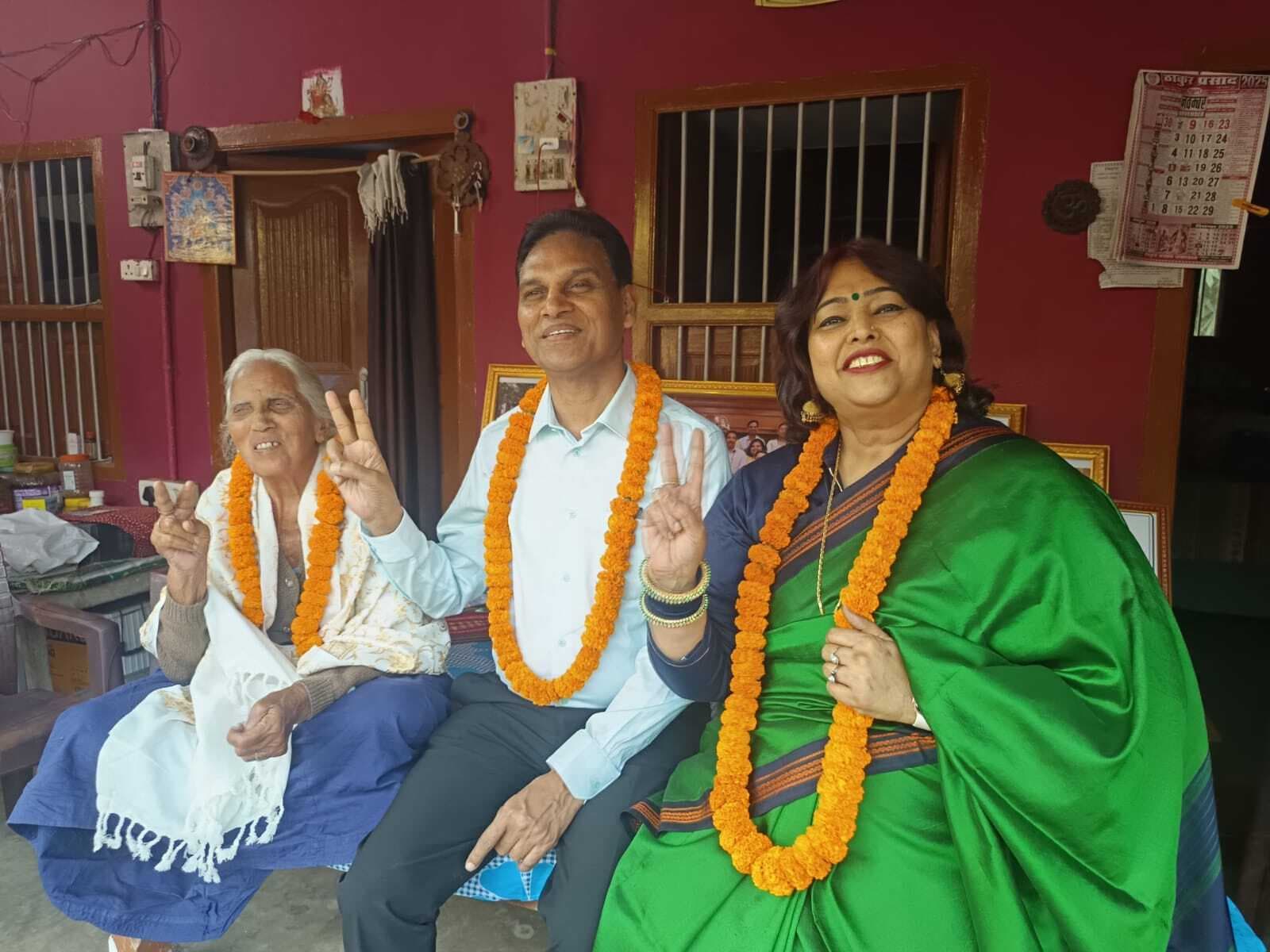 राष्ट्रपति पुरस्कार से सम्मानित शिक्षक के गांव पहुंचने पर खुशी