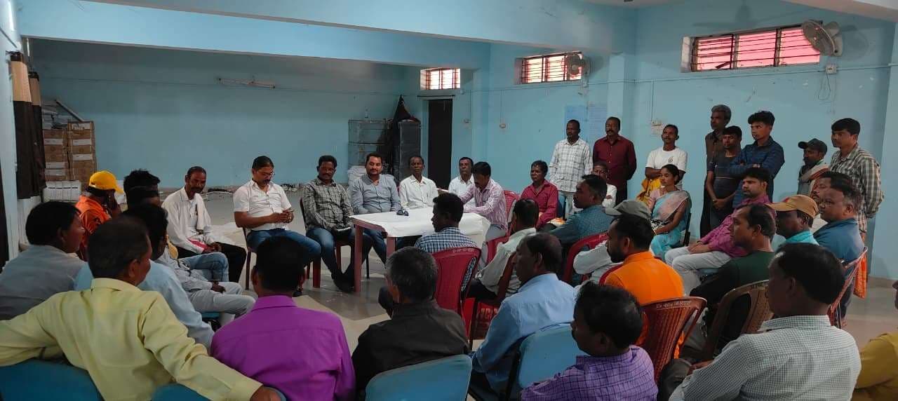 Seraikela Kharasawan News : ग्राम प्रधानों की सम्मानित राशि में बढ़ोतरी हो