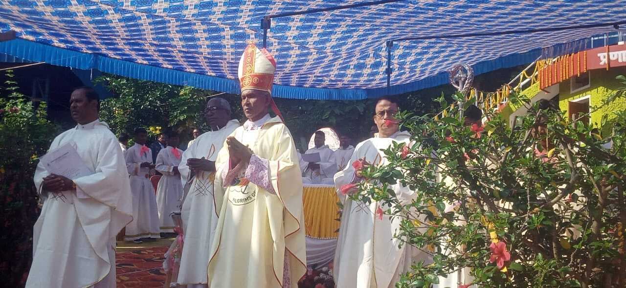 Chaibasa News : तीर्थ मेला में उमड़ा आस्था का जनसैलाब