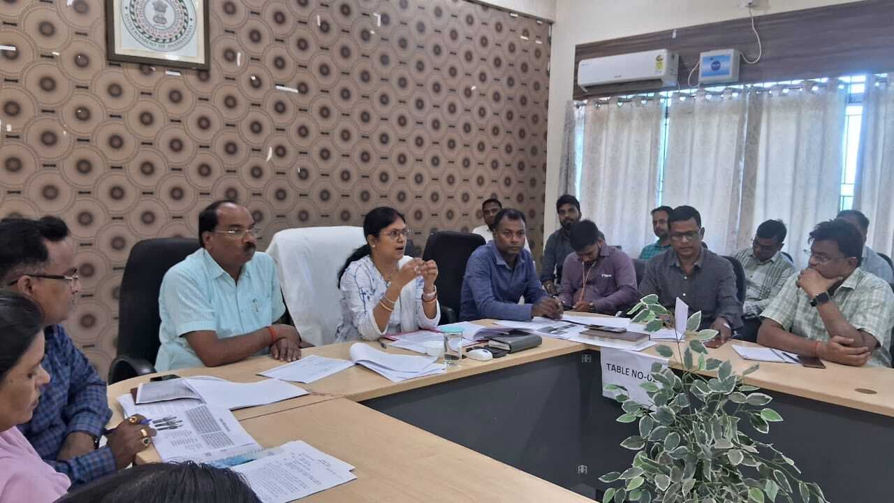 Giridih News :झारखंड स्थापना दिवस समारोह का सफल बनाने पर चर्चा
