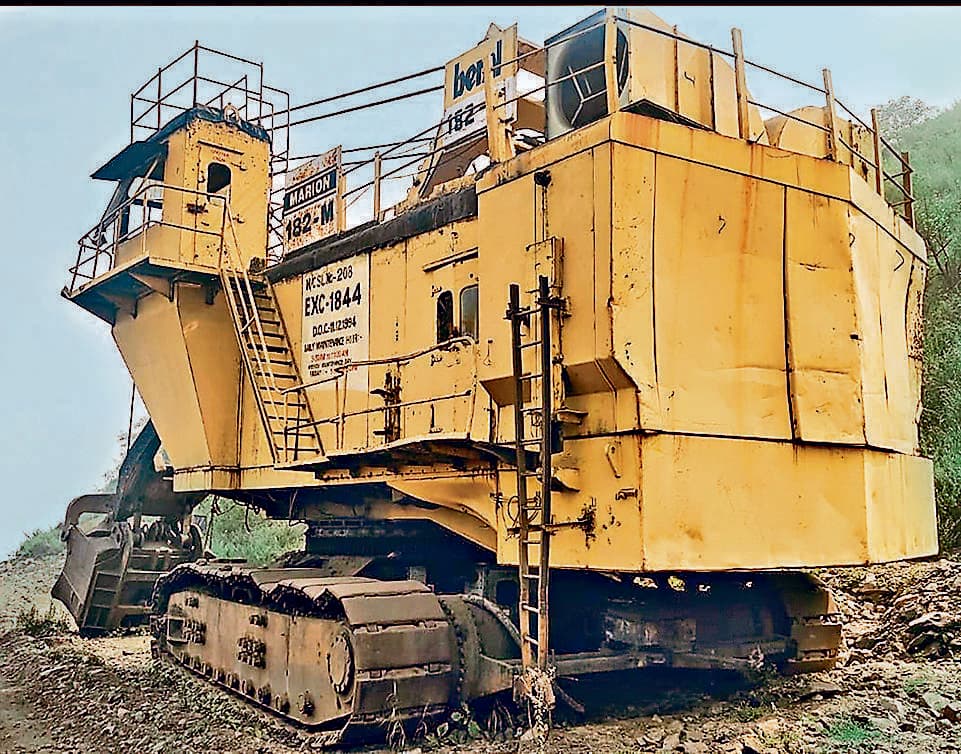 Bokaro News : कथारा कोलियरी में दो साल से खड़ी है करोड़ों की मशीन