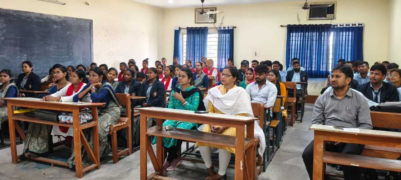 East Singhbhum News : प्रश्नोत्तरी प्रतियाेगिता में रघुनाथ प्रथम व इति द्वितीय