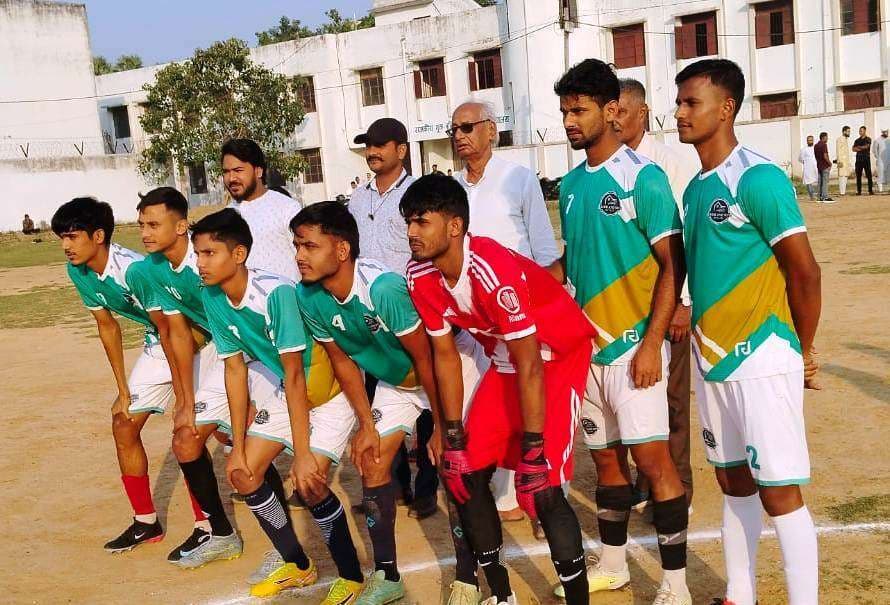 फुटबॉल टूर्नामेंट के फाइनल में पहुंची सुजावलपुर की टीम