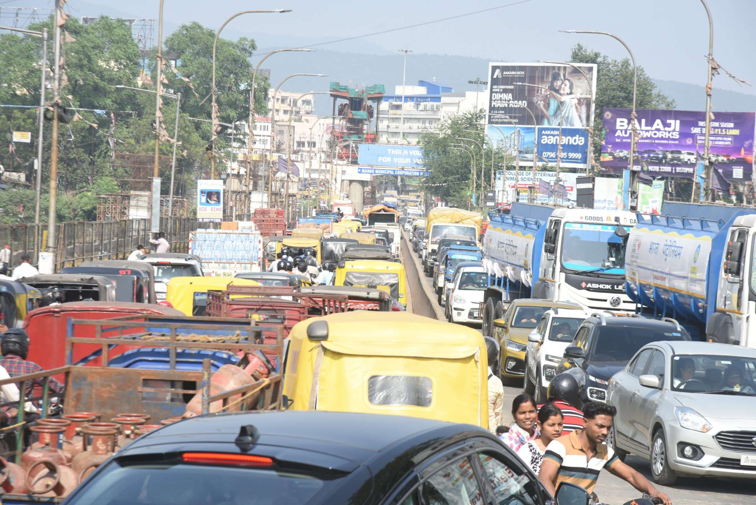 Jamshedpur News : मानगो पुल पर दो घंटे जाम, लोगों को हुई परेशानी
