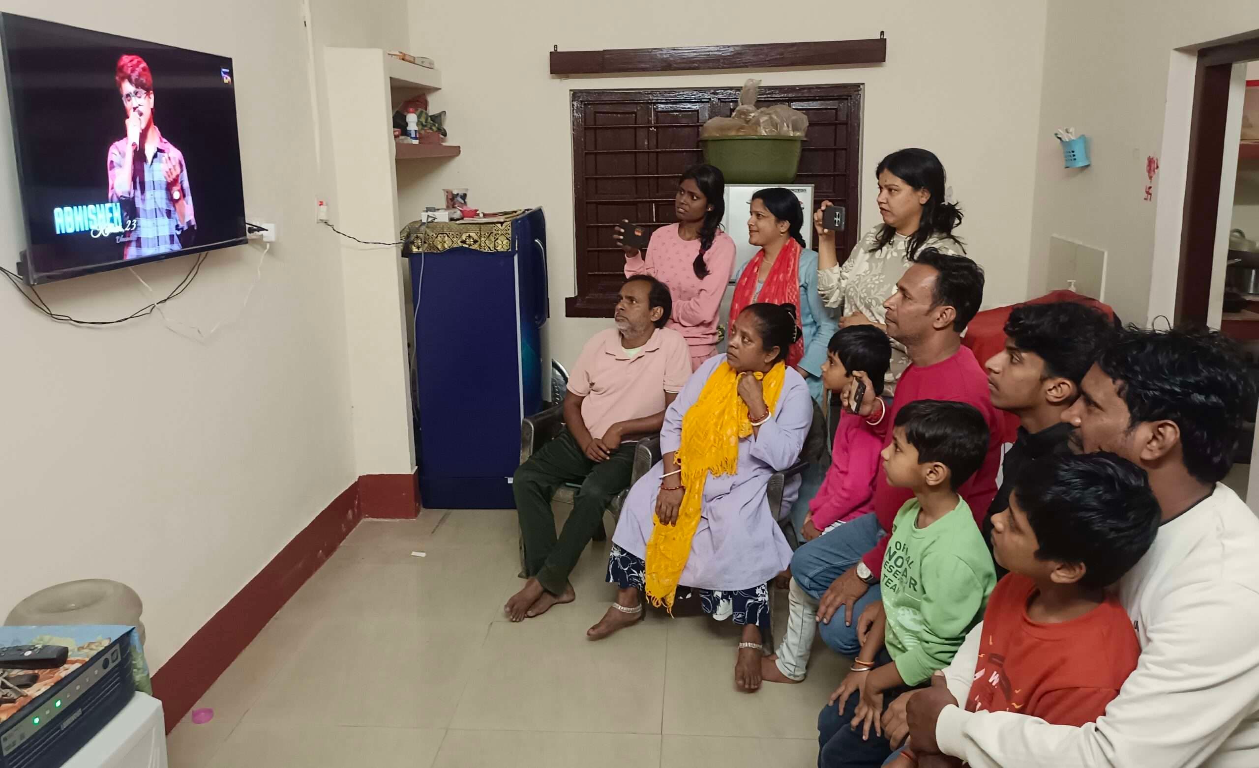 Dhanbad News : इंडियन आइडल सीजन 16 में धनबाद के अभिषेक की गायकी पर जजों ने दिल खोलकर दिया आशीर्वाद