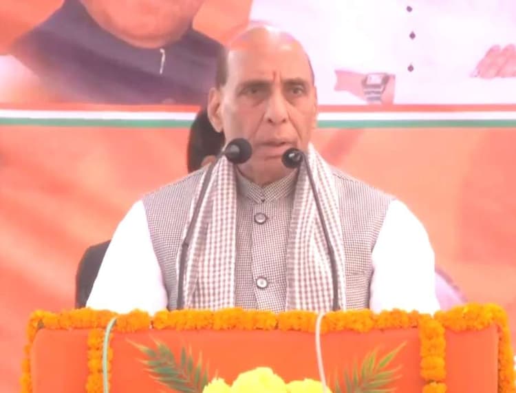 गोह में रक्षा मंत्री राजनाथ सिंह की हुंकार,कहा- बिहार को ‘इंडिया गठबंधन’ के हाथों सौंपना होगा भारी