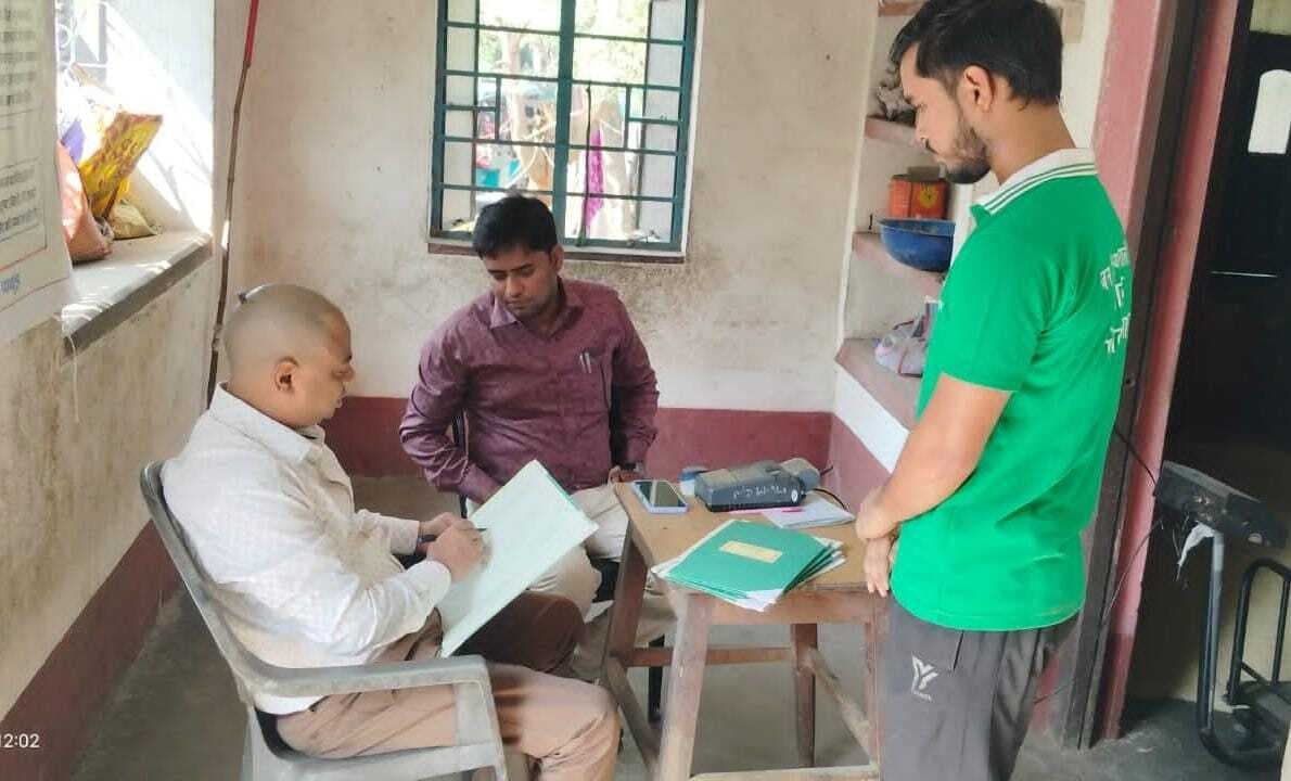 डीएसओ ने किया गोदामों एवं पीडीएस दुकानों का औचक निरीक्षण