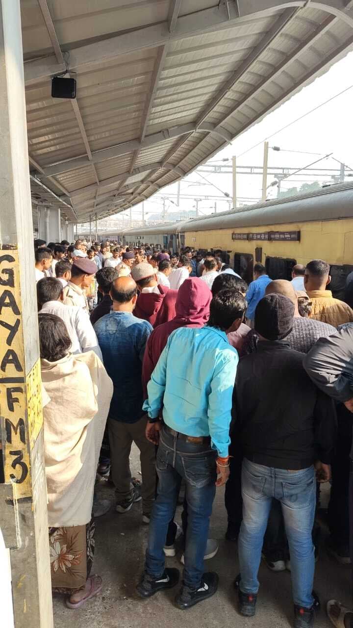 पटना-रांची जनशताब्दी एक्सप्रेस से गिरकर युवक की मौत