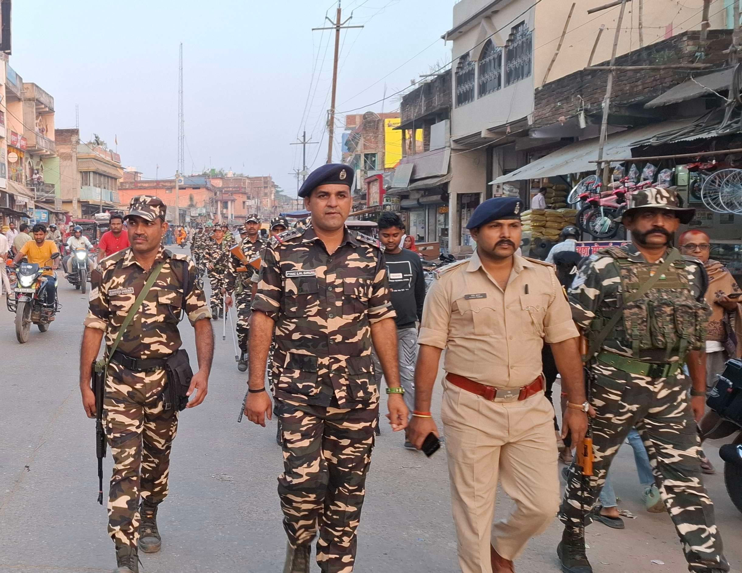 विधानसभा चुनाव को लेकर किया गया फ्लैग मार्च