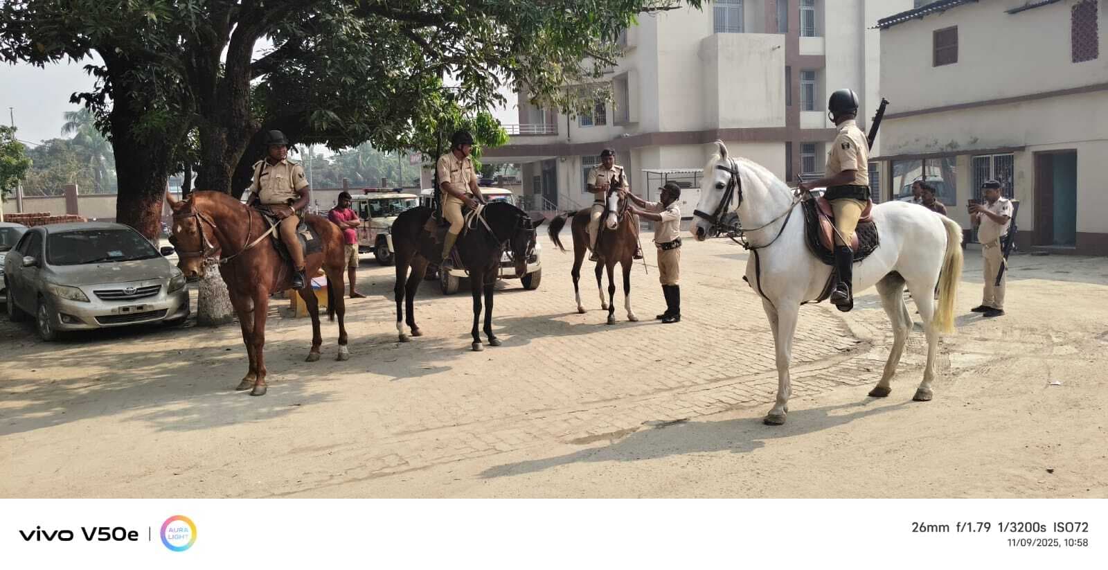 निर्मली विस क्षेत्र में सुरक्षा के लिए घुड़सवार दस्ता तैनात