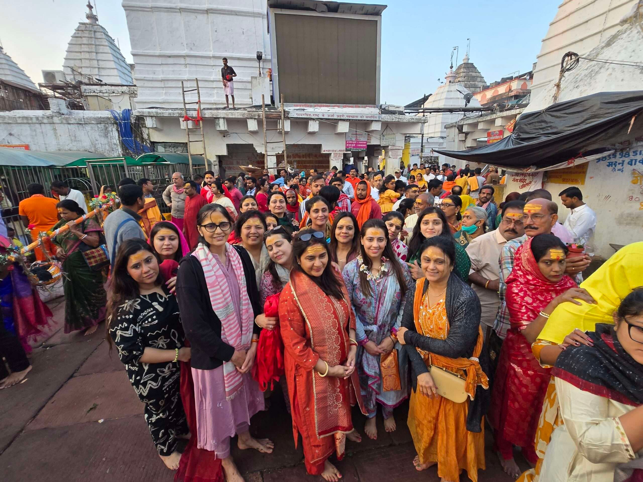 Deoghar news : अगहन माह के कृष्ण पक्ष पंचमी तिथि पर 60 हजार श्रद्धालुओं ने किया बाबा पर जलार्पण