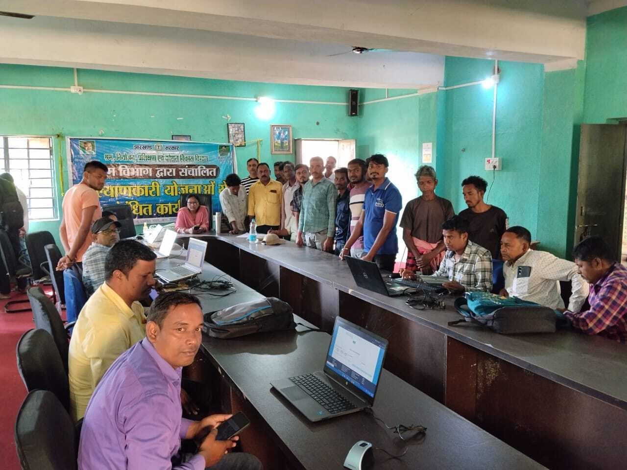 कार्यशाला में 182 मजदूरों का किया ऑन स्पॉट निबंधन