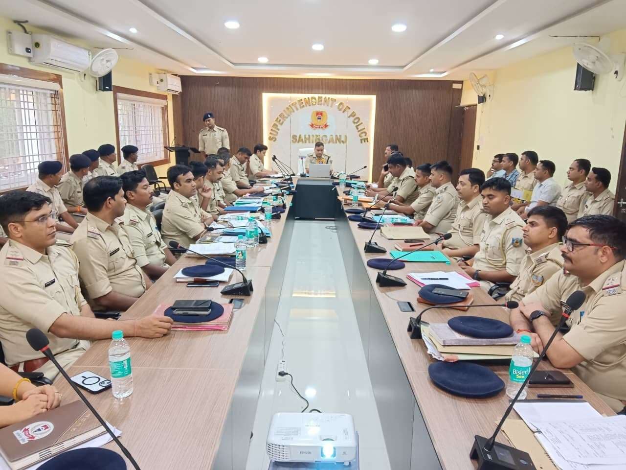 लंबित मामलों का जल्द करें निष्पादन, वरना होगी कार्रवाई : एसपी