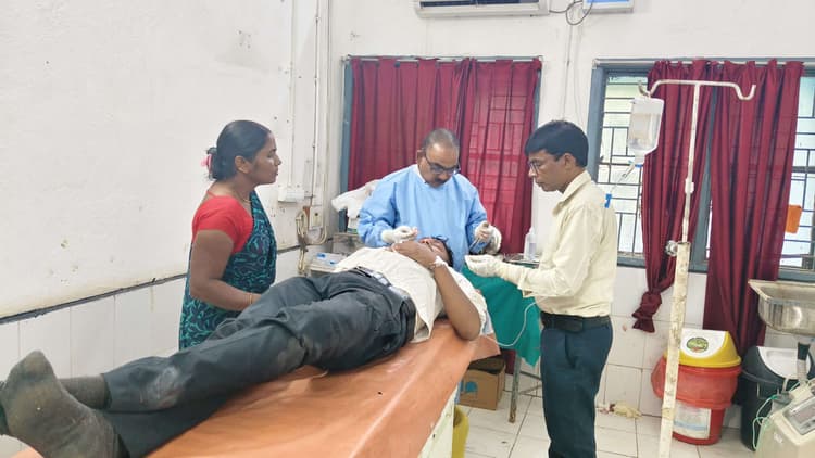 अलग-अलग सड़क दुर्घटनाओं में तीन लोग घायल