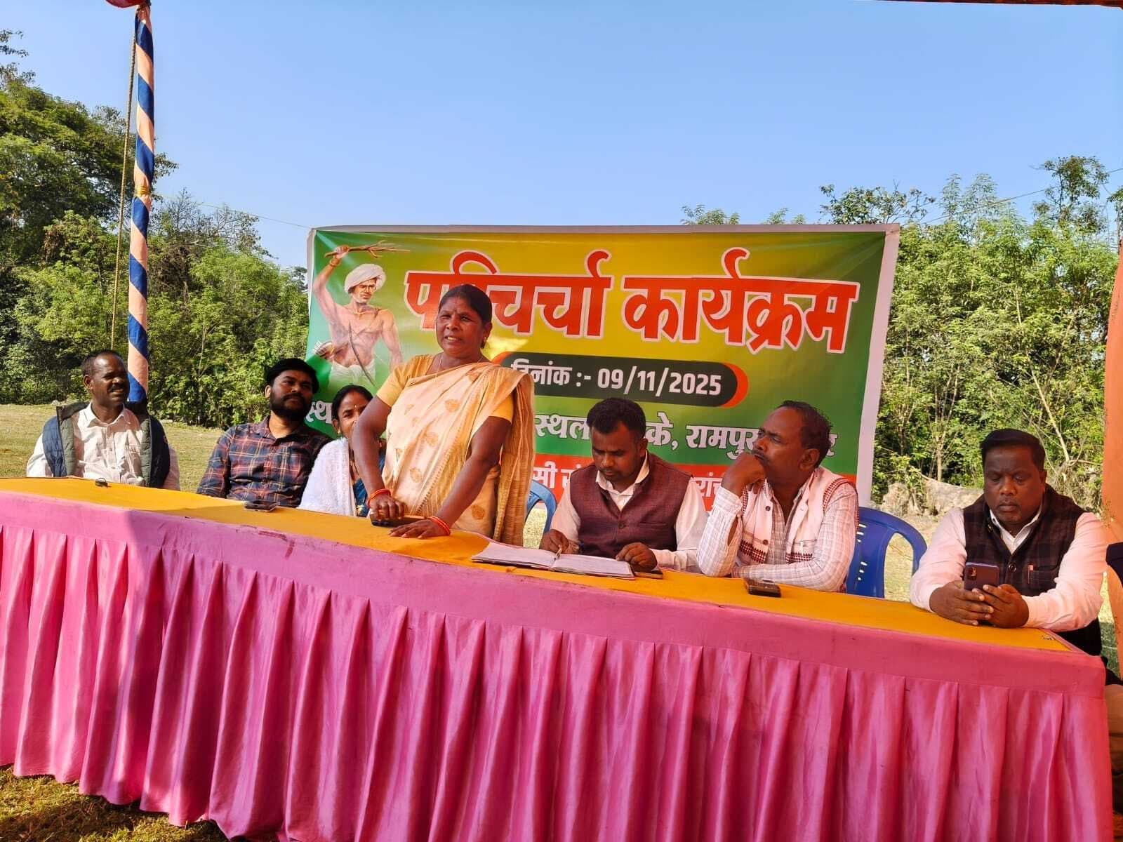 समाज के ज्वलंत मुद्दों की जानकारी डीसी को देने का निर्णय