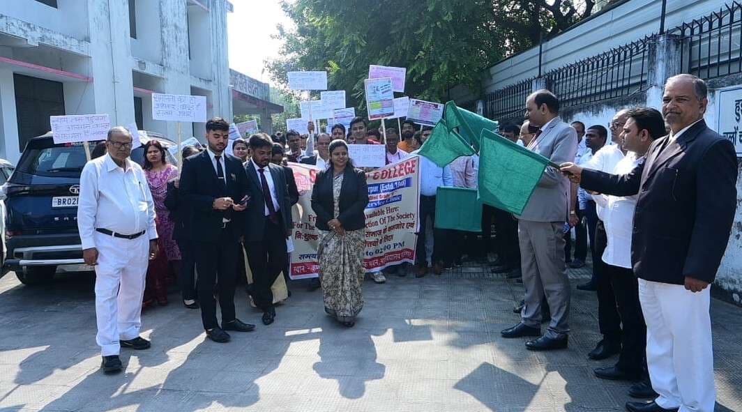 जिला विधिक सेवा प्राधिकार की ओर से निकली जागरूकता पदयात्रा