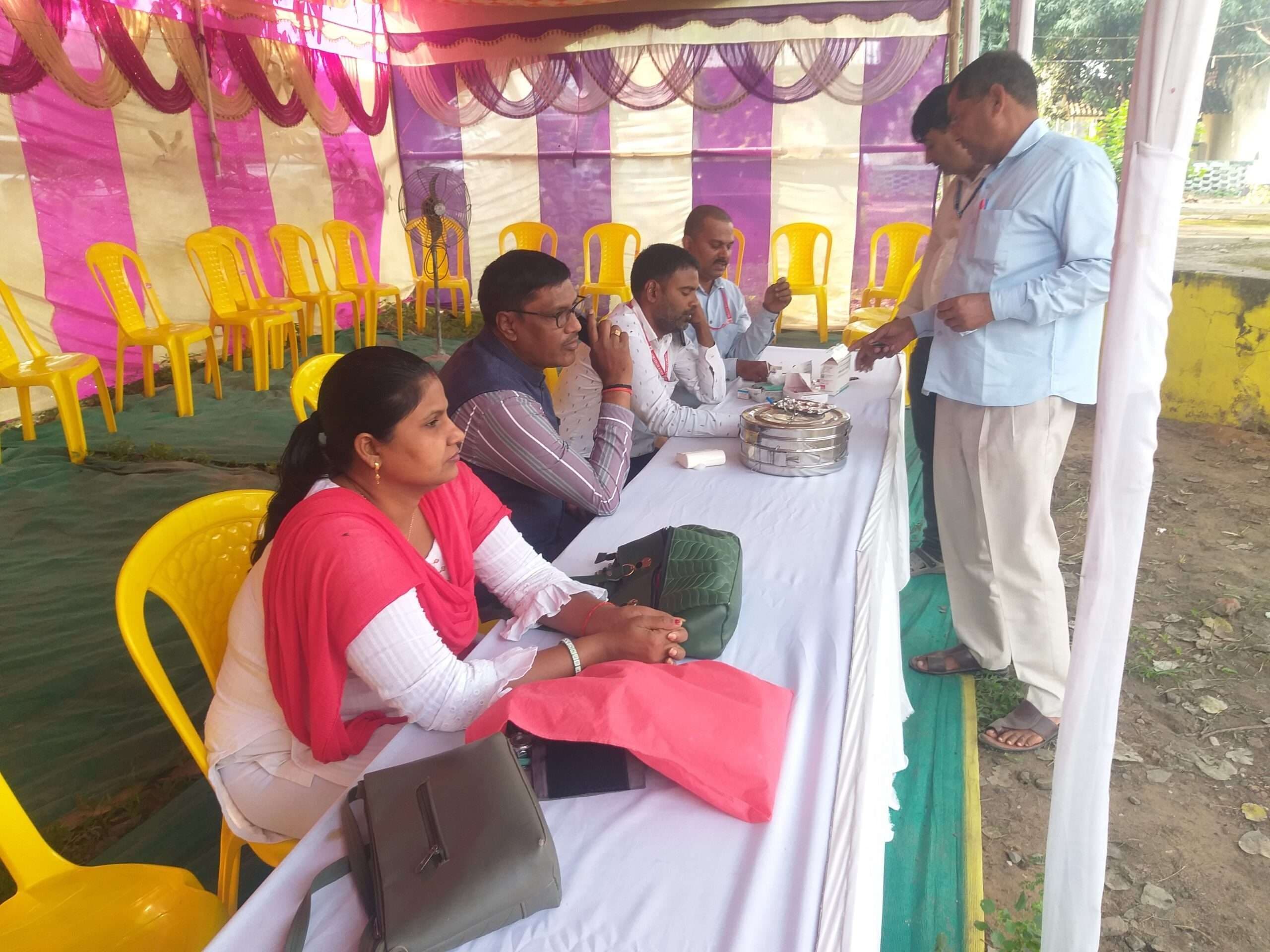 बिहार चुनाव : आज मिलेगी इवीएम, होंगे मतदान केंद्र की ओर रवाना