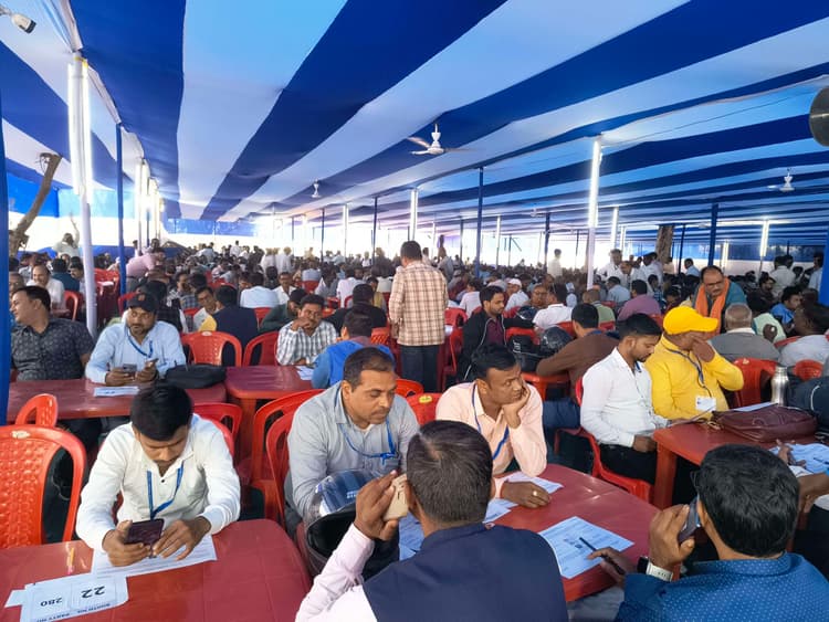 बिहार चुनाव : चेनारी में 326 बूथों पर मतदान सुबह सात बजे से शाम छह बजे तक होगा