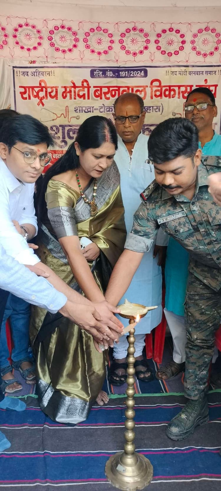 Giridih News :नि:शुल्क स्वास्थ्य जांच शिविर में 500 ग्रामीणों की जांच