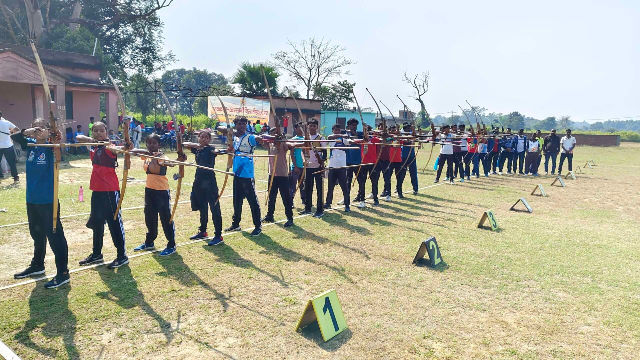 Seraikela Kharsawan News : तीरंदाजों ने साधा निशाना