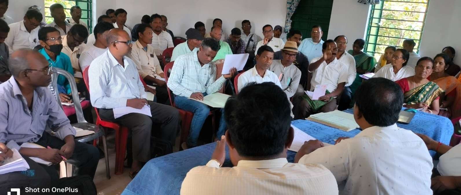 Seraikela Kharsawan News : काम में कोताही बरतने वालों पर होगी कार्रवाई : बीइइओ