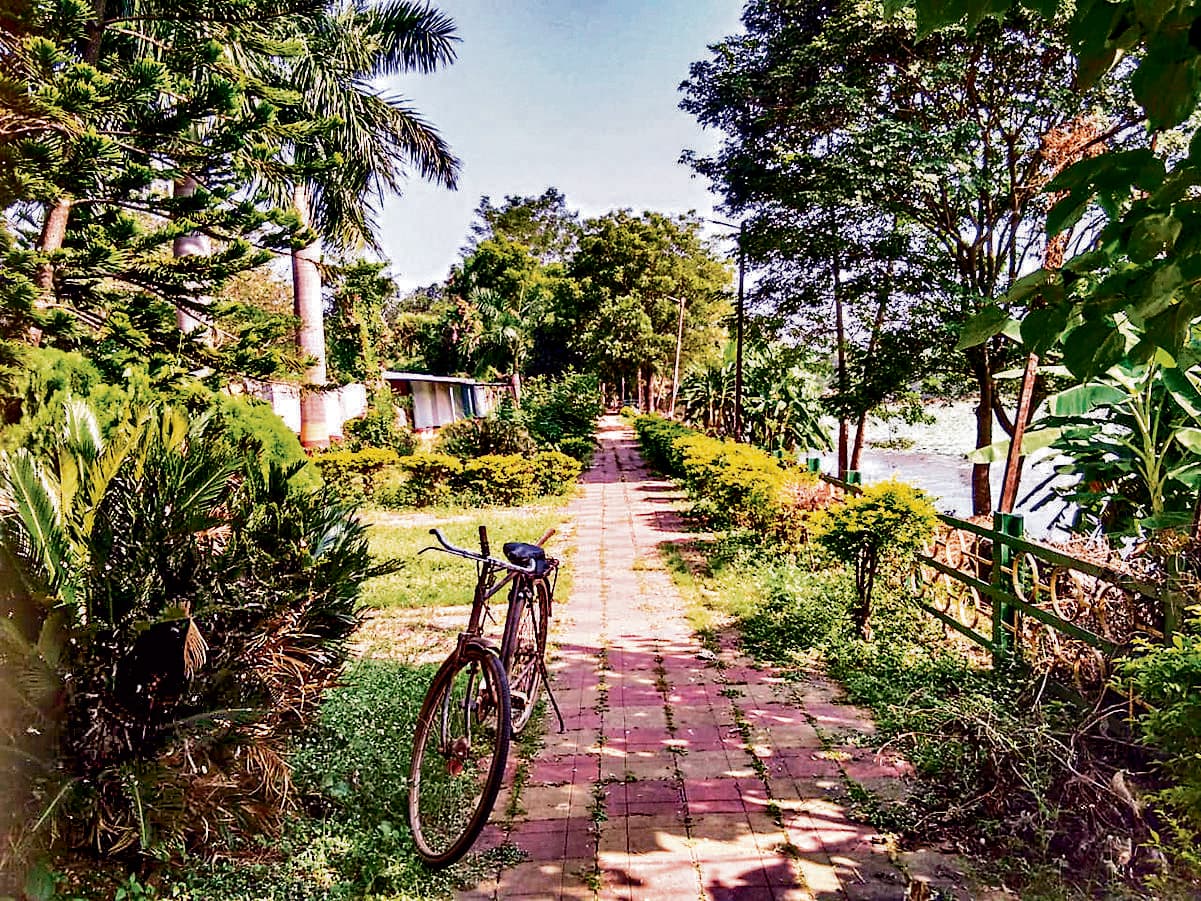 Chaibasa News : रेलवे का बर्टन लेक आठ माह से बंद, नौकाविहार के लिए तरस रहे बच्चे