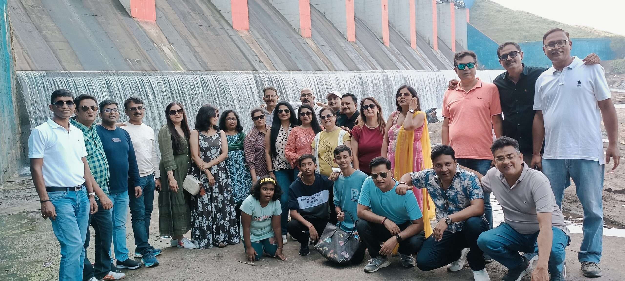 Bokaro News : पूर्व विद्यार्थियों ने किया मिलन समारोह का आयोजन