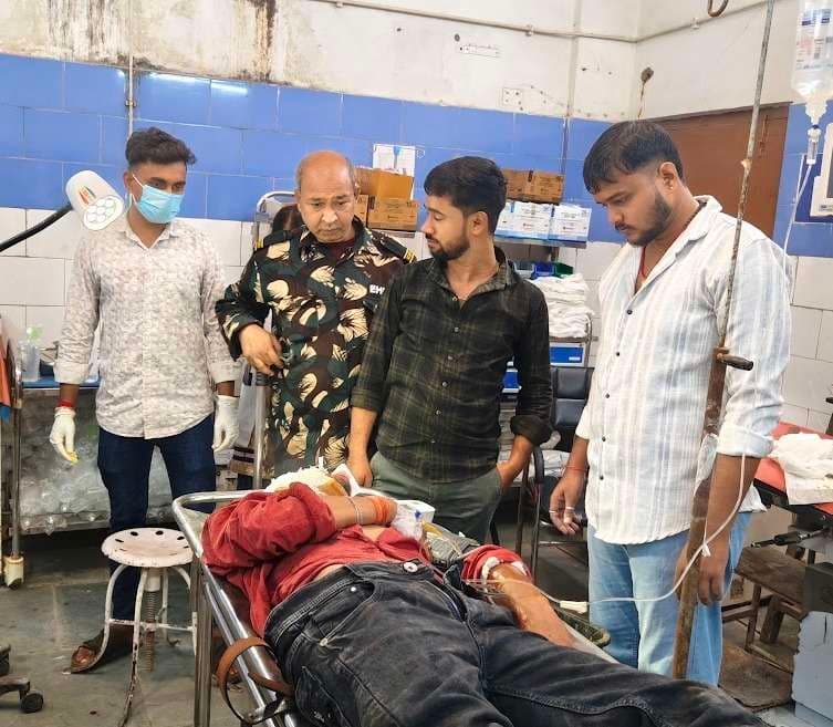 बाइक दुर्घटना में युवक घायल