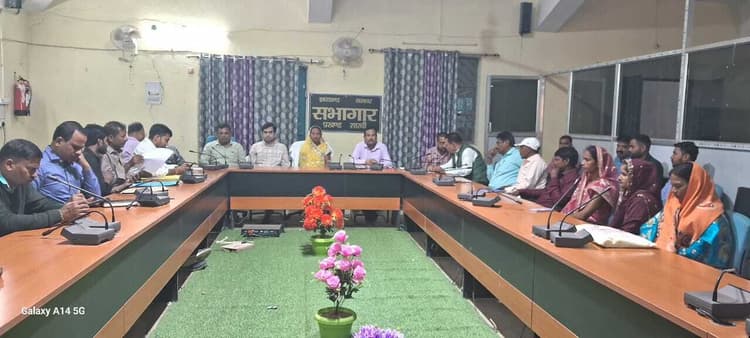 पंसस की बैठक में अनुपस्थित अधिकारियों को लेकर जतायी नाराजगी