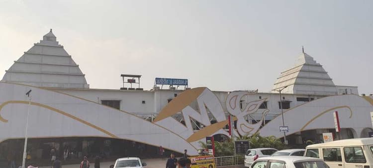 Deoghar news : फुट ओवरब्रिज के पास से रेल पुलिस ने महिला का शव किया बरामद