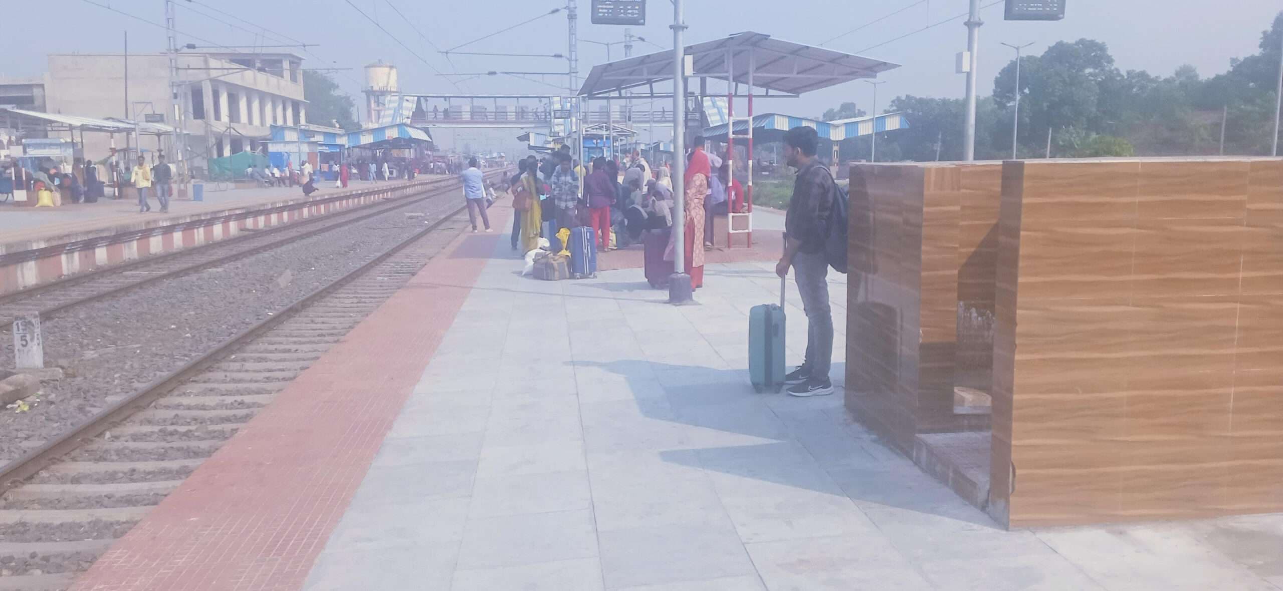 Darbhanga News: वापस काम पर दूसरे प्रदेश जाने लगे हैं मिथिलावासी