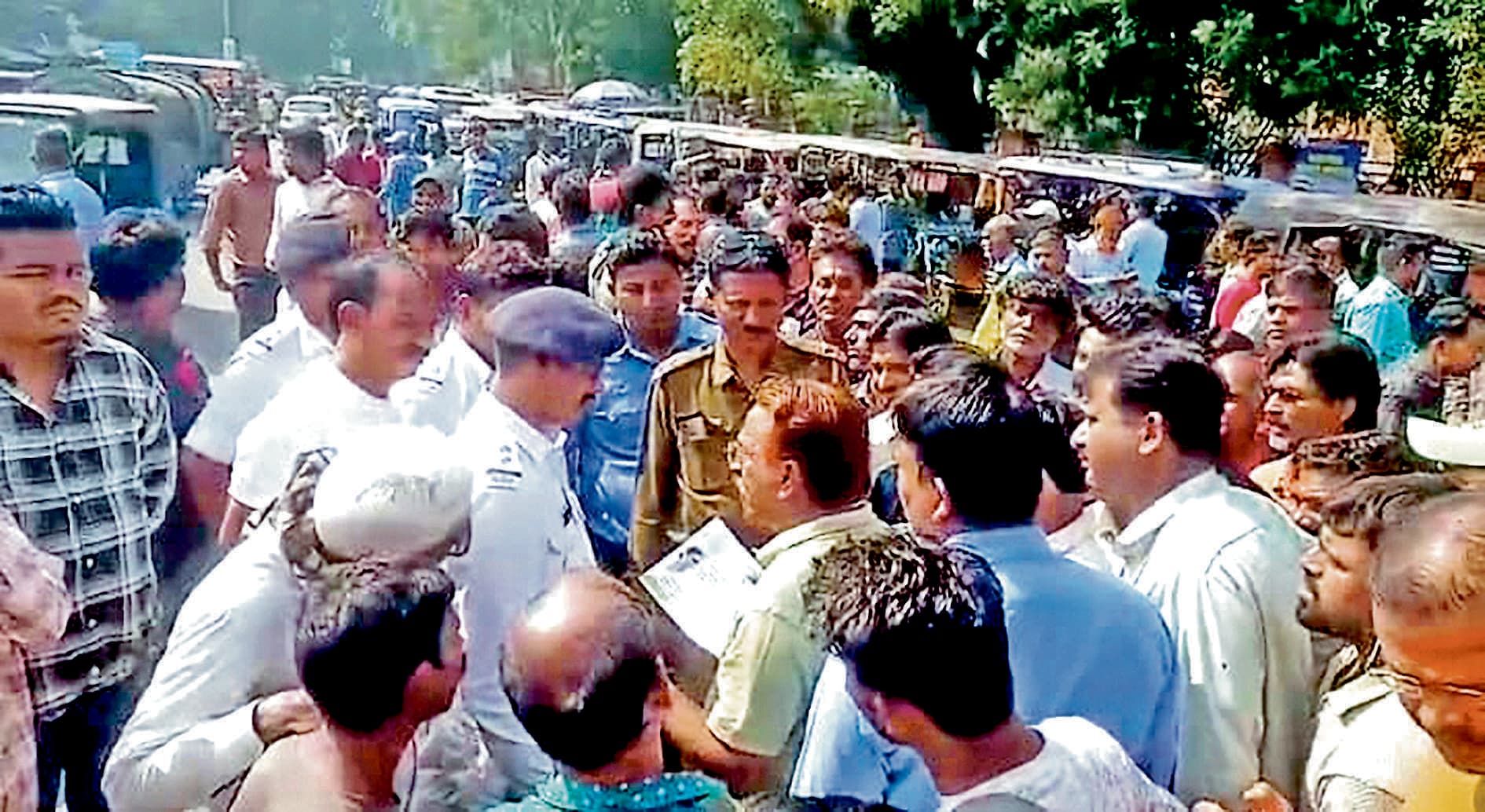 आरटीओ के खिलाफ आइएनटीटीयूसी ने खोला मोर्चा, रवींद्र भवन के समक्ष किया प्रदर्शन