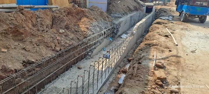 वार्ड 19-20 में नाले की ऊंचाई और गुणवत्ता पर सवाल, पेयजल आपूर्ति बाधित