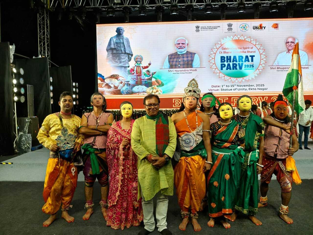 Seraikela Kharsawan News : गुजरात में सरायकेला छऊ नृत्य शैली की छटा बिखरी