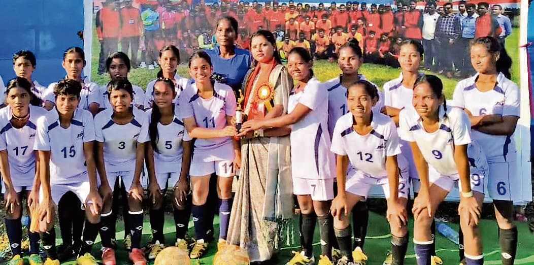 Rourkela News: नाइनटीन ट्वेंटी बूथ बांग्ला ने एसएस नाइन स्टार को हराकर जीता फुटबॉल टूर्नामेंट का खिताब