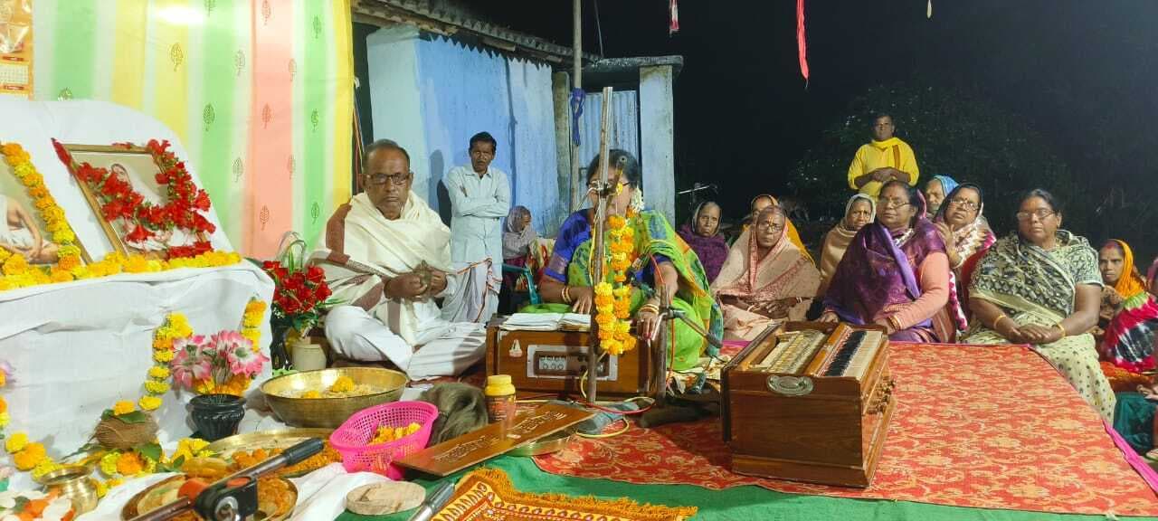 East Singhbhum News : रामकृष्ण कथामृत एक धर्मग्रंथ, सभी को पढ़ना चाहिए : कमल