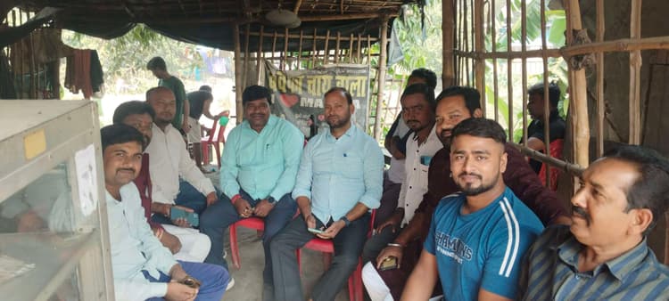 बरौली विस क्षेत्र में चर्चाओं का दौर तेज, हर गली-चौराहे पर जीत-हार की गणना शुरू