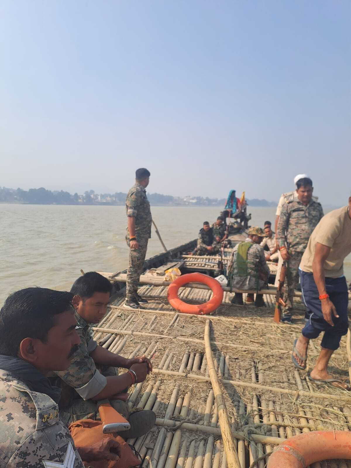 ओके : बिहार चुनाव को लेकर गंगा नदी में पुलिस गश्ती रही तेज