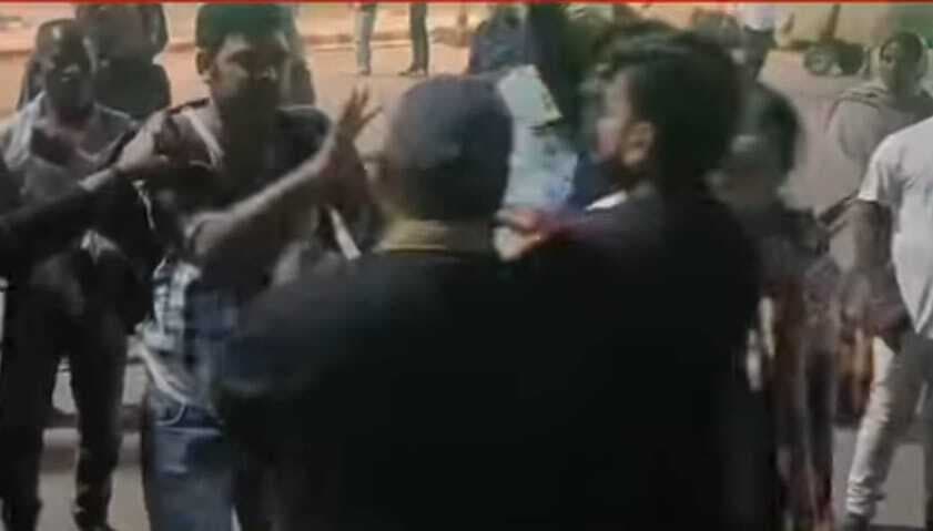 तलाक की पेशी के बाद लौट रहे प्रेमी जोड़े की स्टेशन पर पिटाई