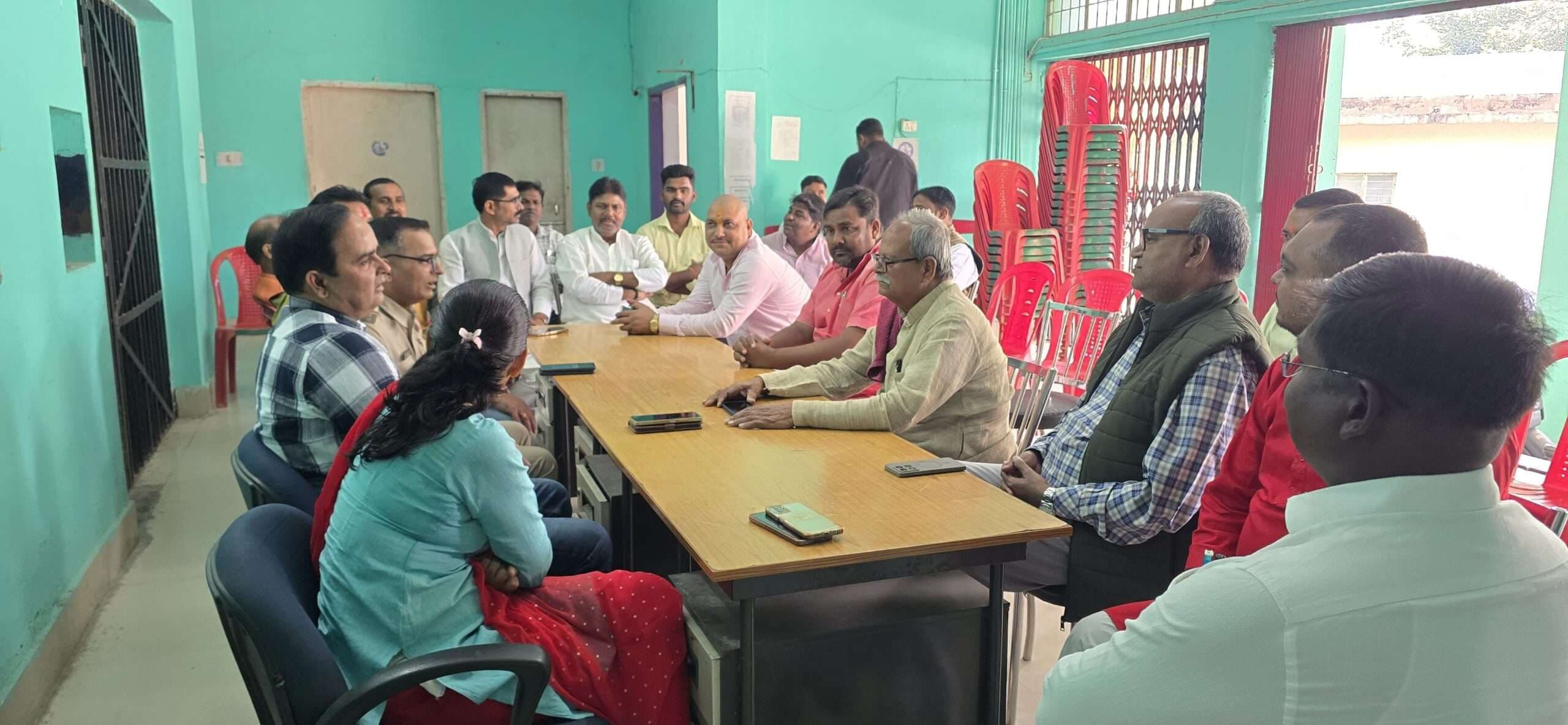 थाव में शांति समिति की हुई बैठक में आपसी सौहार्द बनाये रखने की अपील