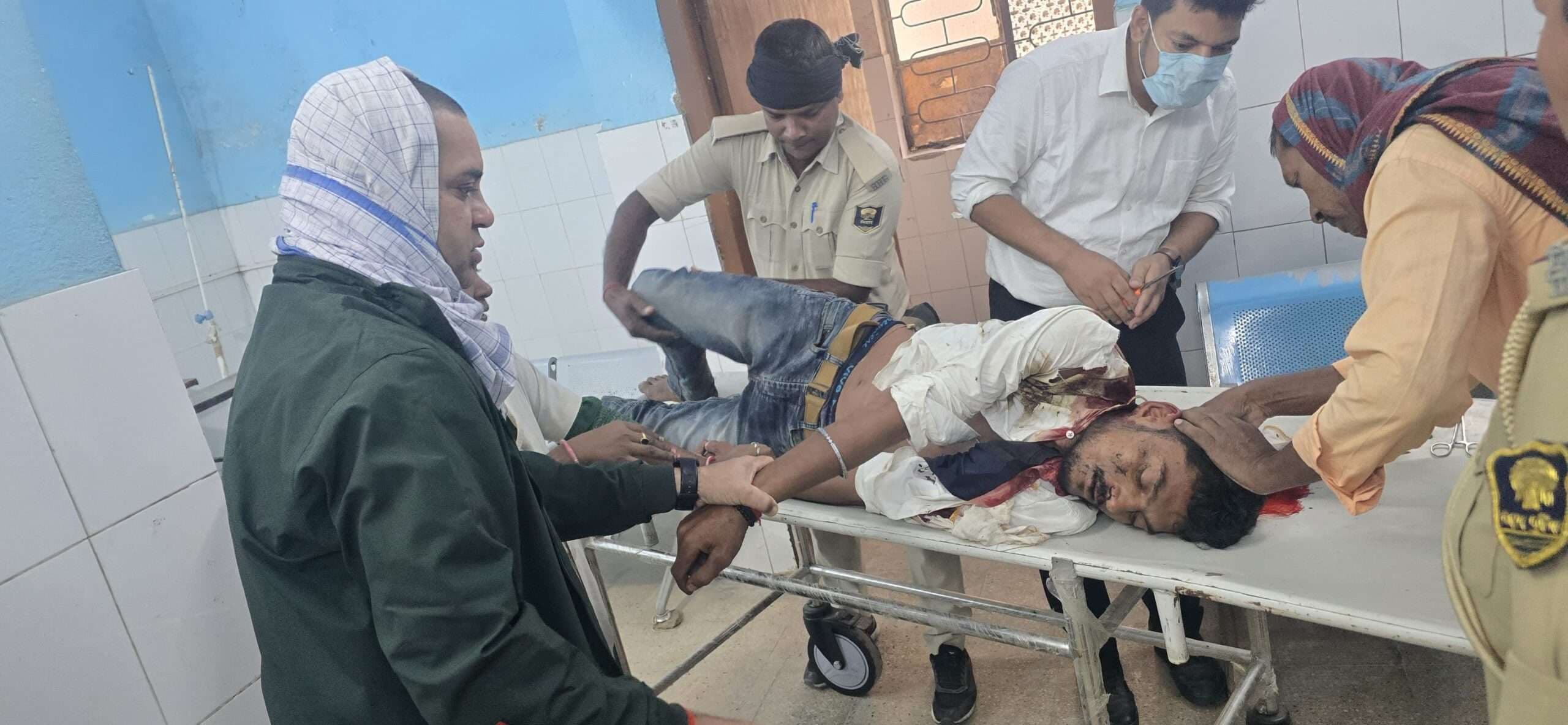 सड़क हादसे में एक जख्मी