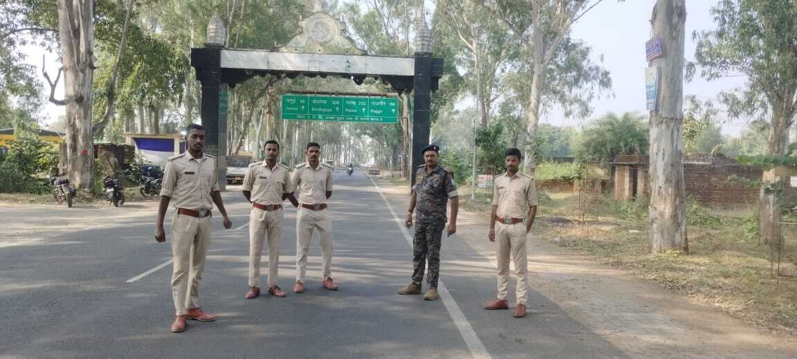 Deoghar news : बिहार विधानसभा चुनाव के दूसरे चरण के मतदान के दौरान चौकस रही जसीडीह पुलिस