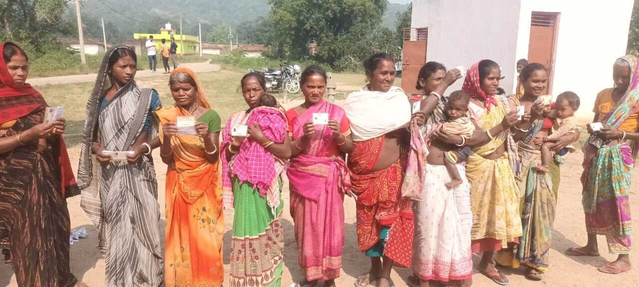 नक्सली प्रभावित इलाकों में भी मतदाताओं ने निर्भय होकर किया मतदान