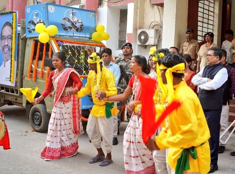 Bokaro News : योजनाओं की जानकारी लोगों तक पहुंचाना प्रशासन की प्राथमिकता : उपायुक्त