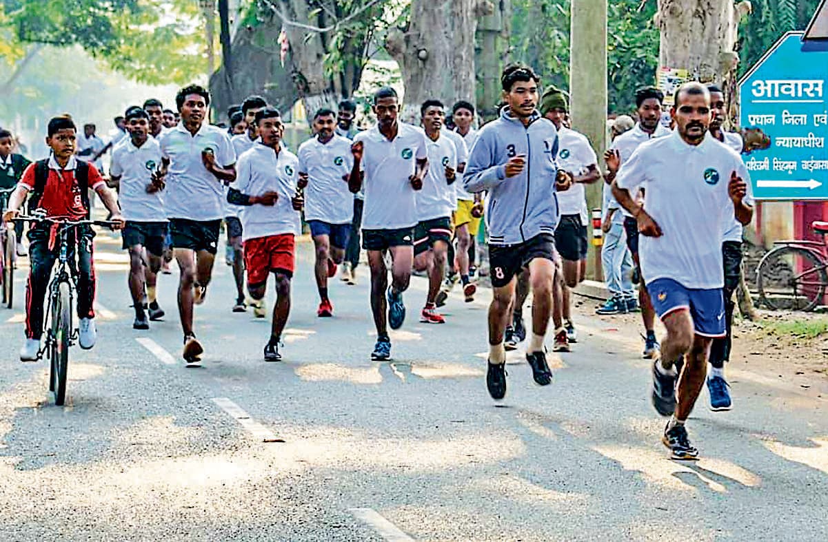 Chaibasa News : युवा ऊर्जा व एकता का प्रतीक बनी ‘रन फॉर झारखंड’: डीसी