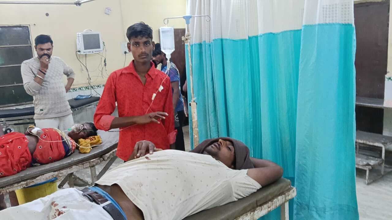 कटेया में जमीन विवाद में चाचा और भतीजा पर फरसे से हमला, सदर अस्पताल में भर्ती