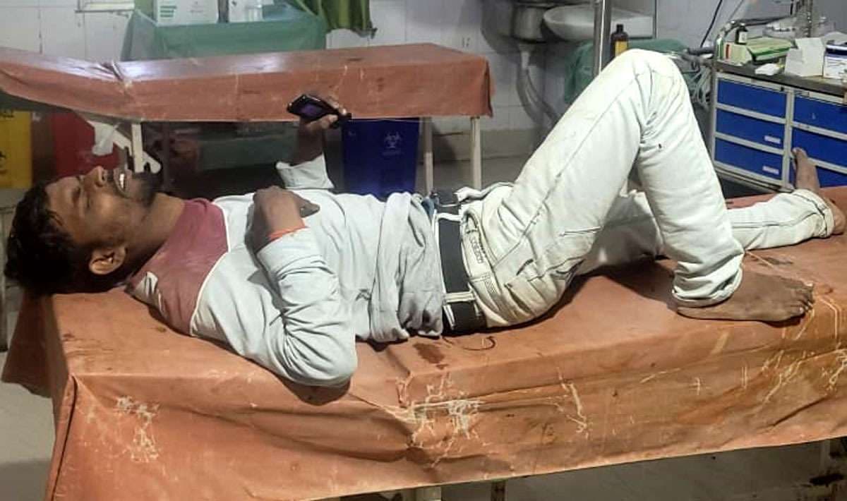 स्कूटी व ई-रिक्शा की टक्कर दोनों का चालक हुआ जख्मी