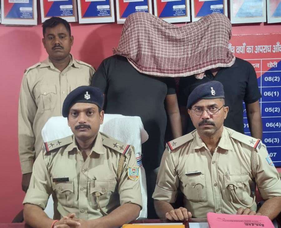 छापेमारी में चोरी की दो बाइकें बरामद, दो आरोपी गिरफ्तार