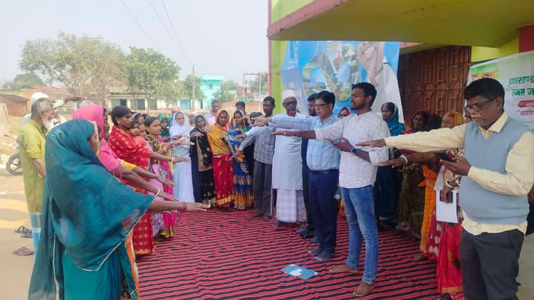 ग्राम पंचायतों को साफ-सुथरा रखने की दिलाई गयी शपथ